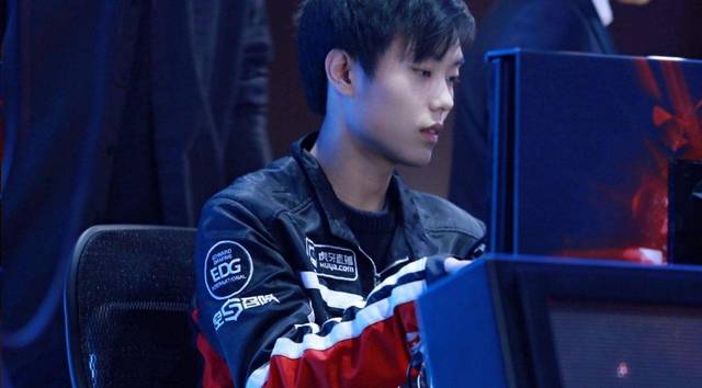 他回忆起小 他回忆起小